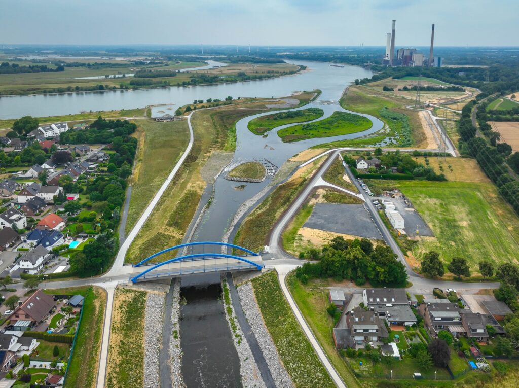 Die neue Emscher-Mündung in den Rhein